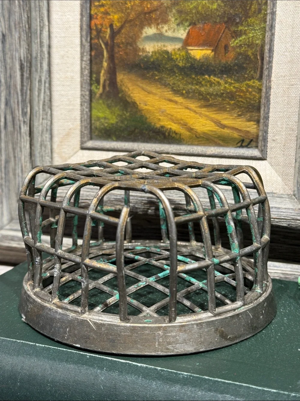 VINTAGE DAZEY METAL FLOWER FROG
